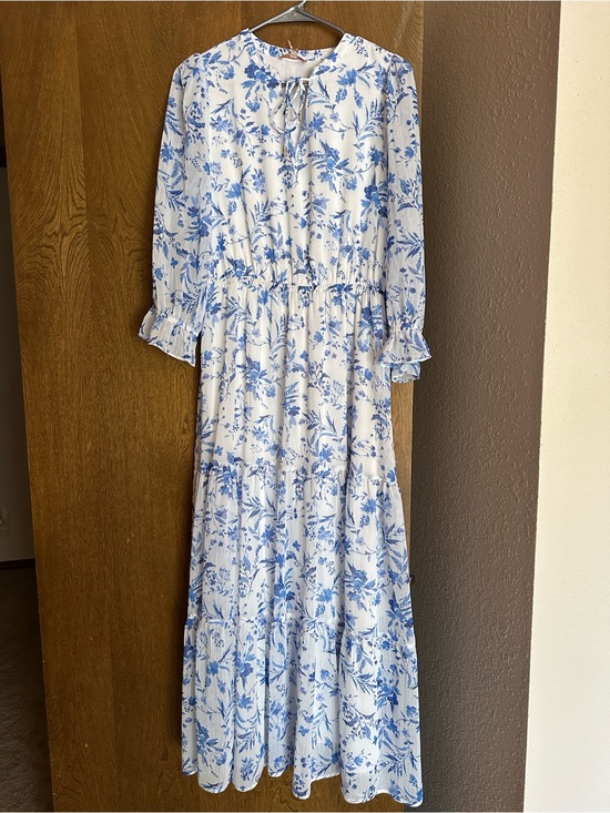 Skies Are Blue Dresses & Skirts - Skies Are Blue French blue floral maxi dress